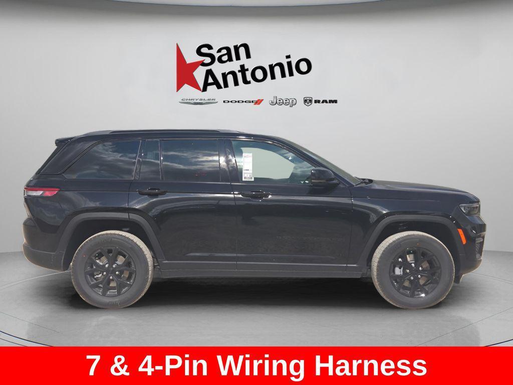 new 2025 Jeep Grand Cherokee car, priced at $40,703