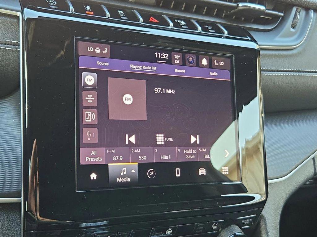 new 2025 Jeep Grand Cherokee car, priced at $39,000