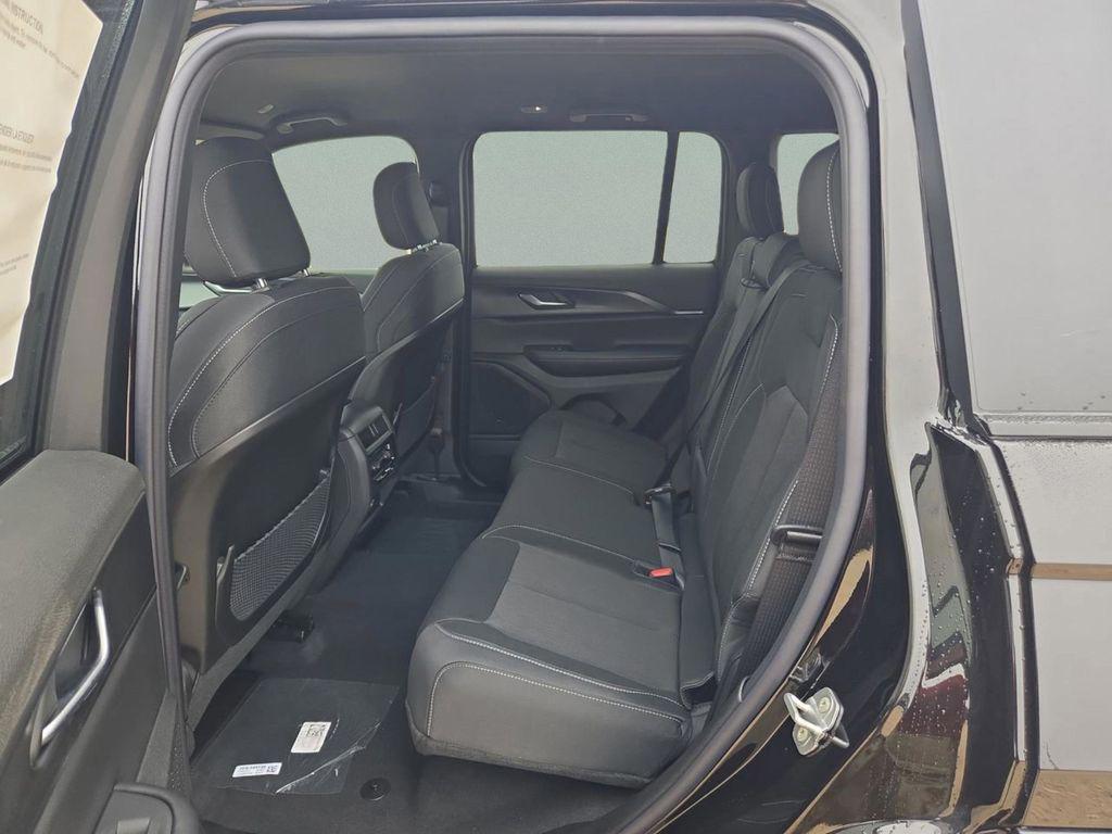 new 2025 Jeep Grand Cherokee car, priced at $33,953