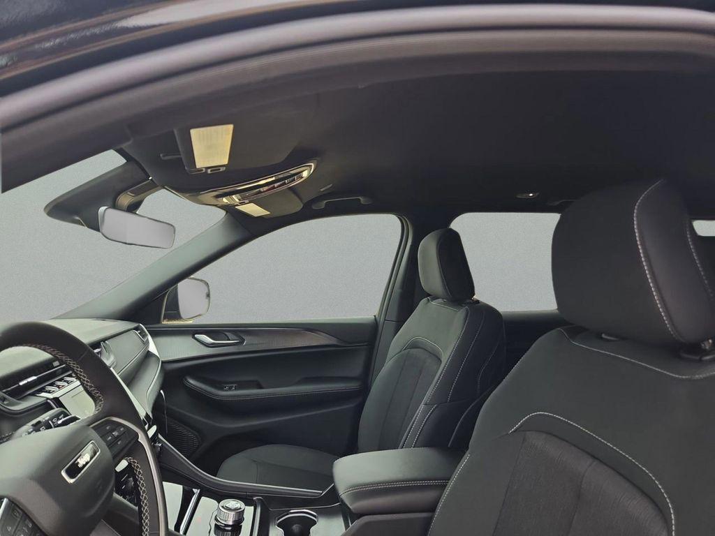 new 2025 Jeep Grand Cherokee car, priced at $33,953