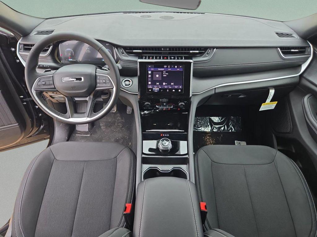 new 2025 Jeep Grand Cherokee car, priced at $33,953