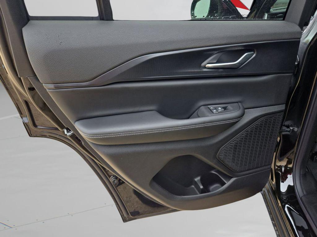 new 2025 Jeep Grand Cherokee car, priced at $34,355