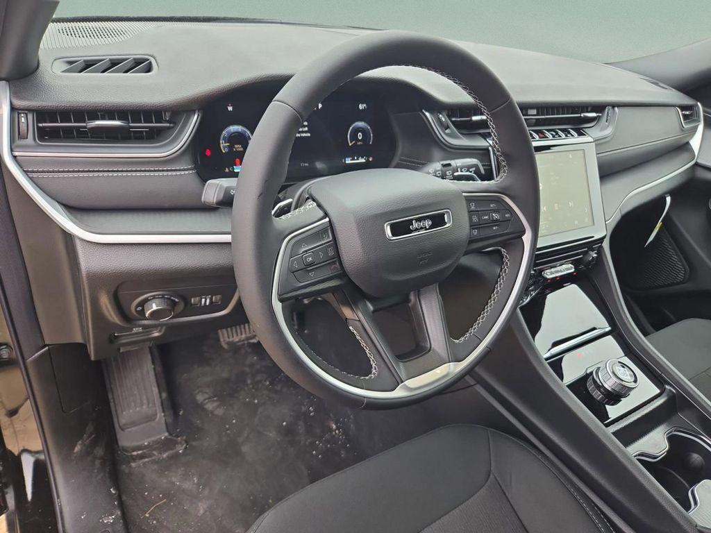 new 2025 Jeep Grand Cherokee car, priced at $33,953