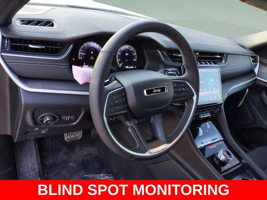 new 2025 Jeep Grand Cherokee car, priced at $38,372