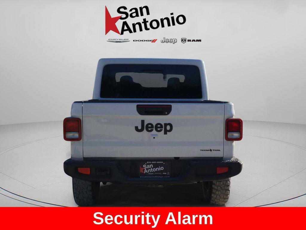 new 2025 Jeep Gladiator car, priced at $40,195