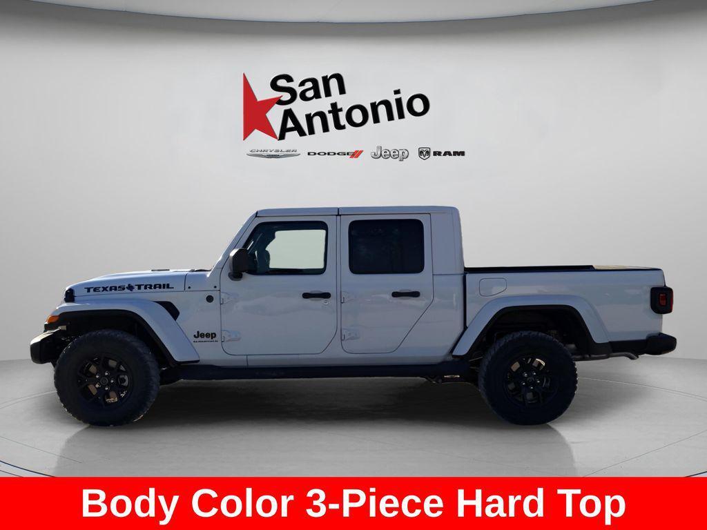new 2025 Jeep Gladiator car, priced at $40,195