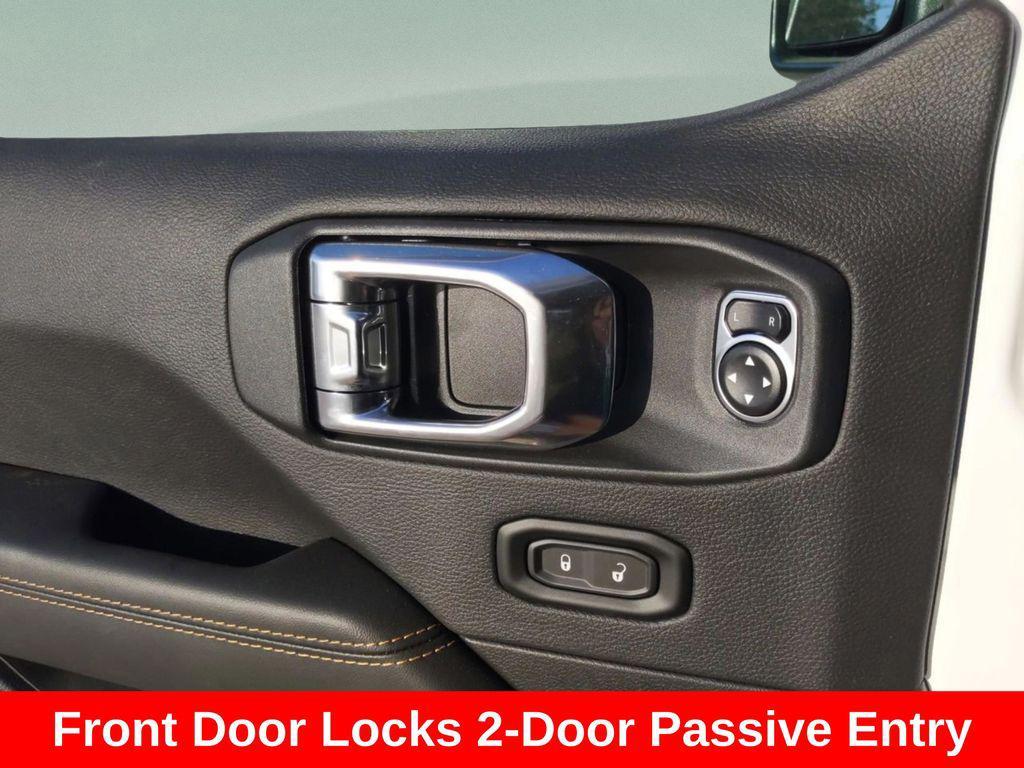 new 2025 Jeep Gladiator car, priced at $40,195