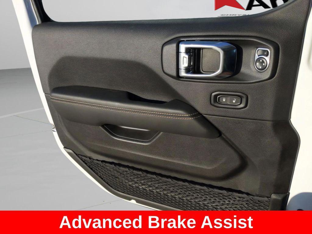 new 2025 Jeep Gladiator car, priced at $40,195