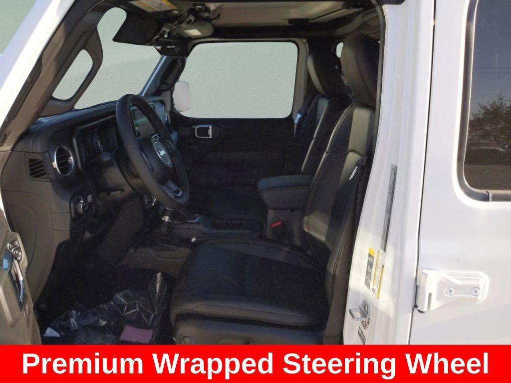 new 2025 Jeep Gladiator car, priced at $40,195