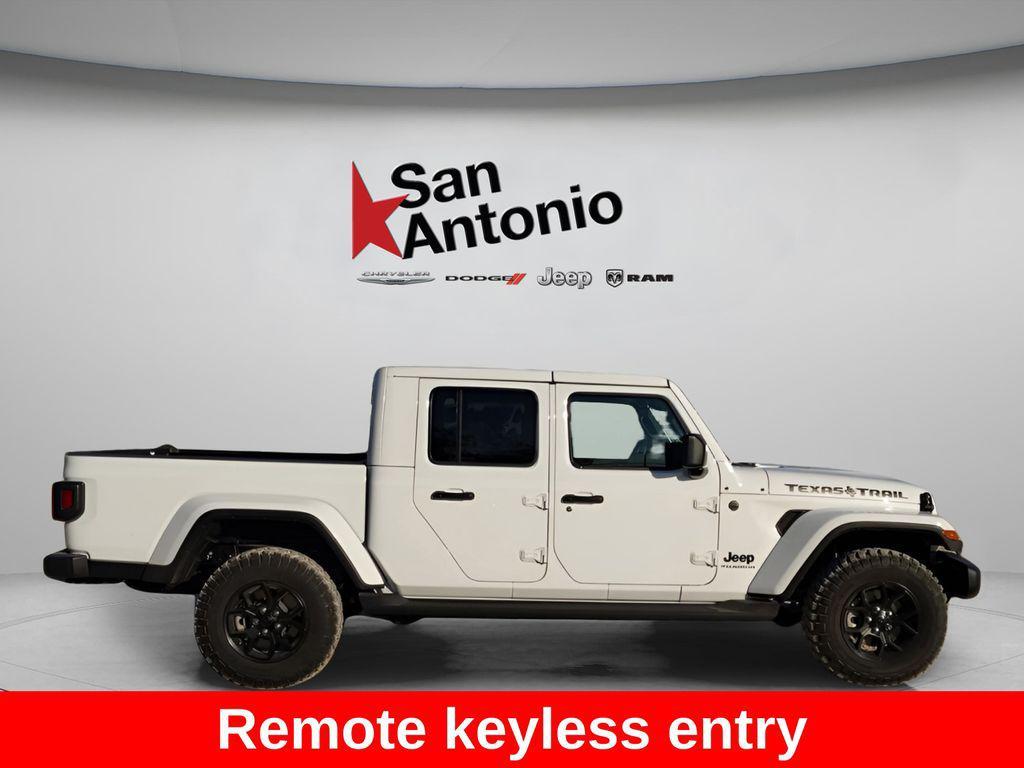 new 2025 Jeep Gladiator car, priced at $40,195