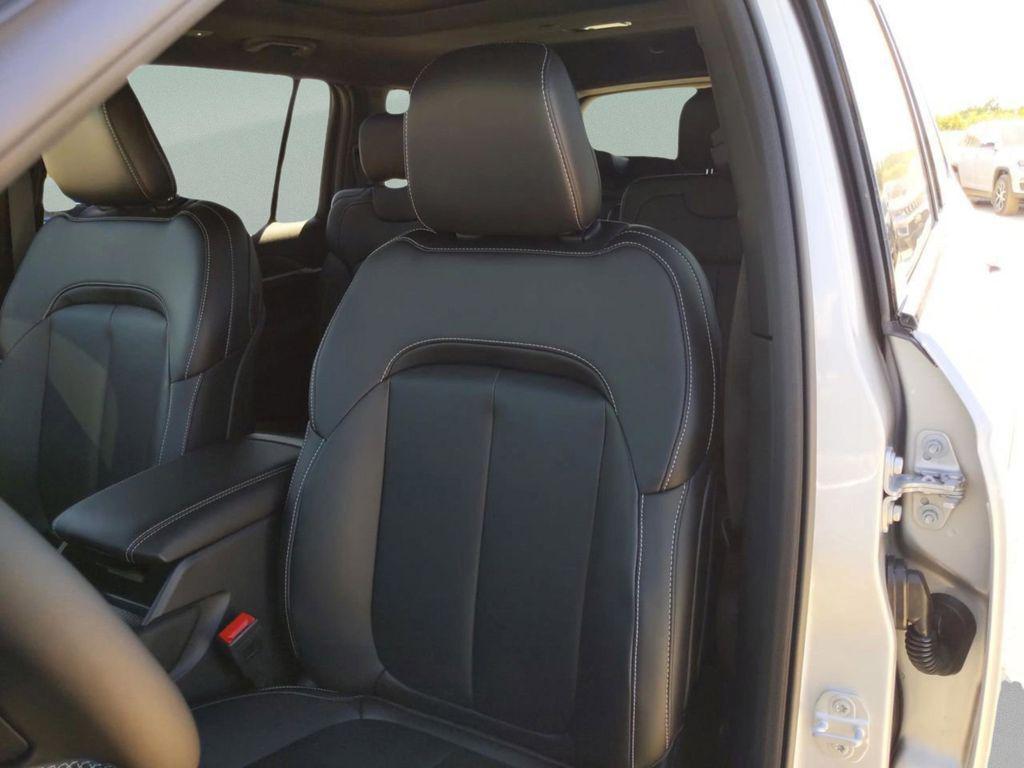 new 2025 Jeep Grand Cherokee L car, priced at $43,852