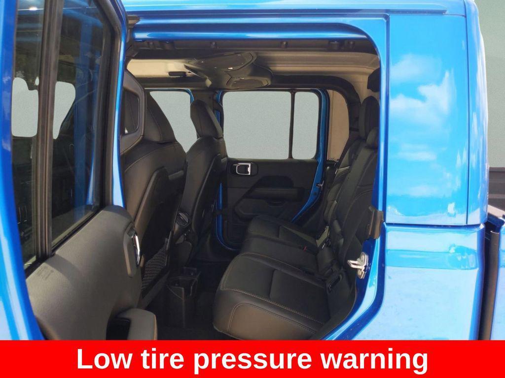 new 2025 Jeep Gladiator car, priced at $42,207