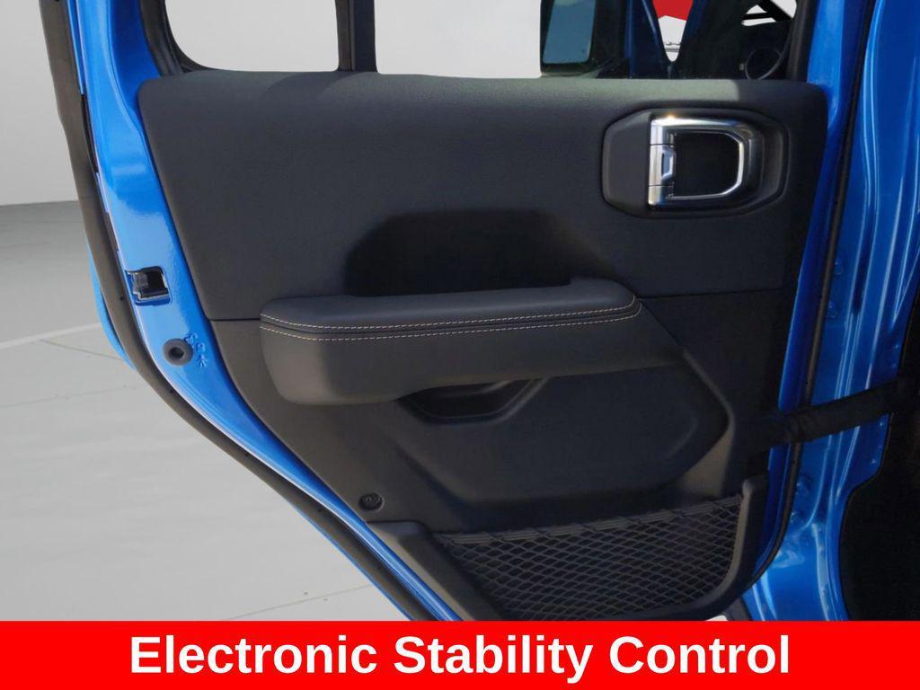 new 2025 Jeep Gladiator car, priced at $42,207