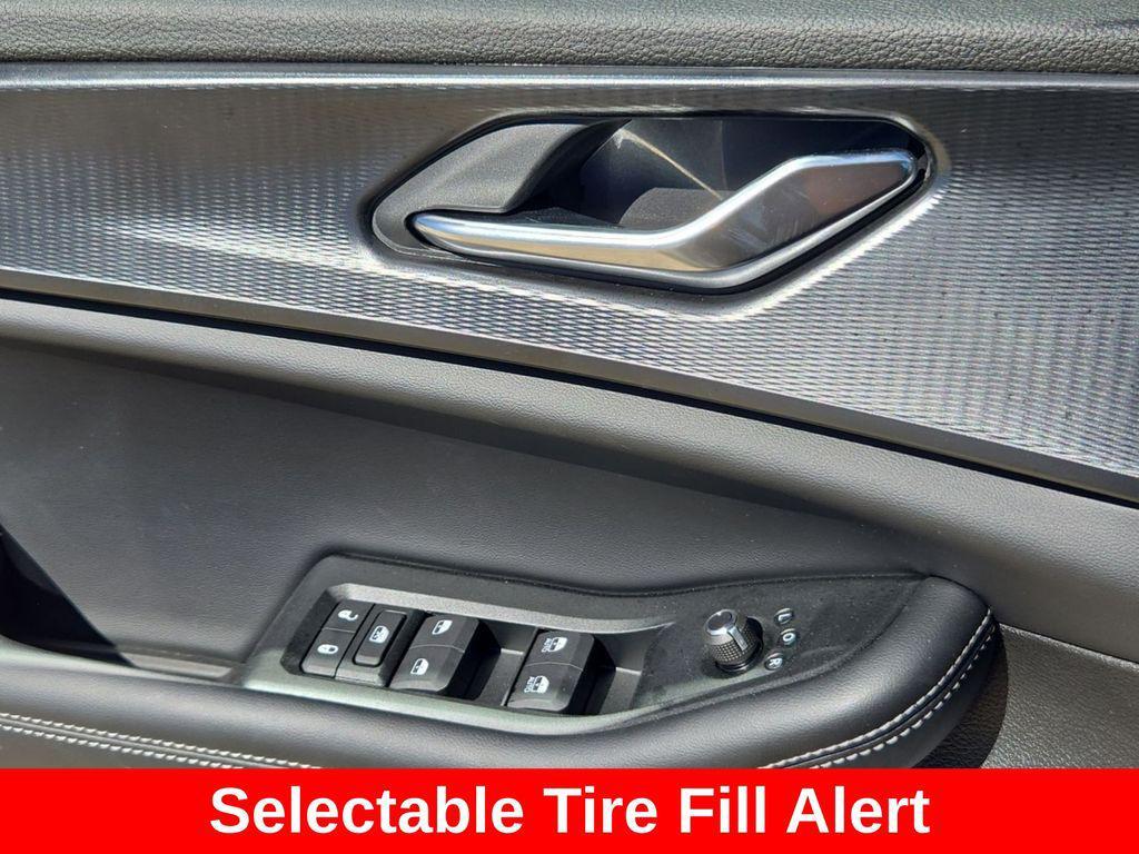 new 2025 Jeep Grand Cherokee L car, priced at $39,426