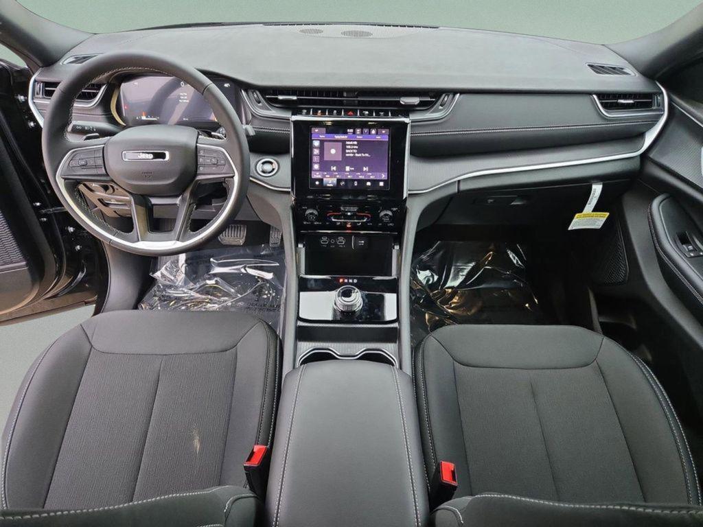 new 2025 Jeep Grand Cherokee car, priced at $36,857