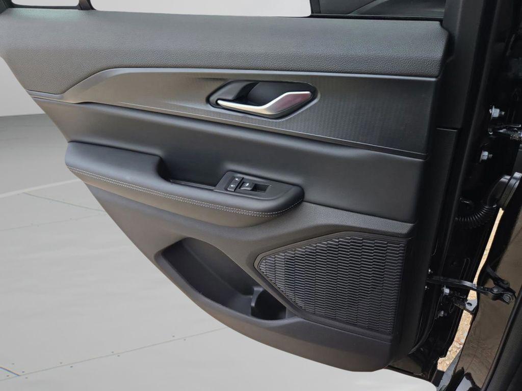 new 2025 Jeep Grand Cherokee car, priced at $36,857