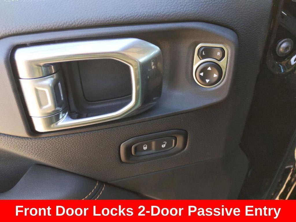 new 2025 Jeep Gladiator car, priced at $41,877