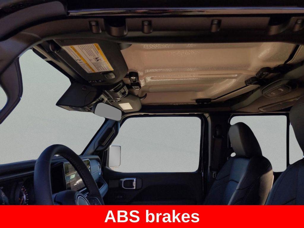 new 2025 Jeep Gladiator car, priced at $41,877