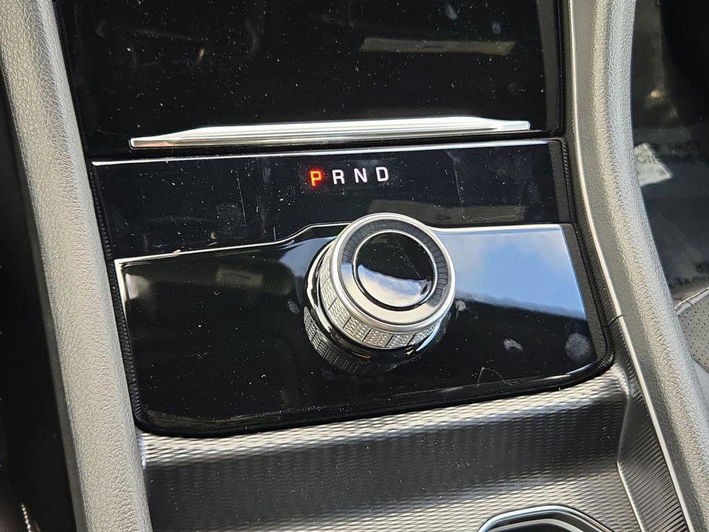 new 2025 Jeep Grand Cherokee car, priced at $39,000