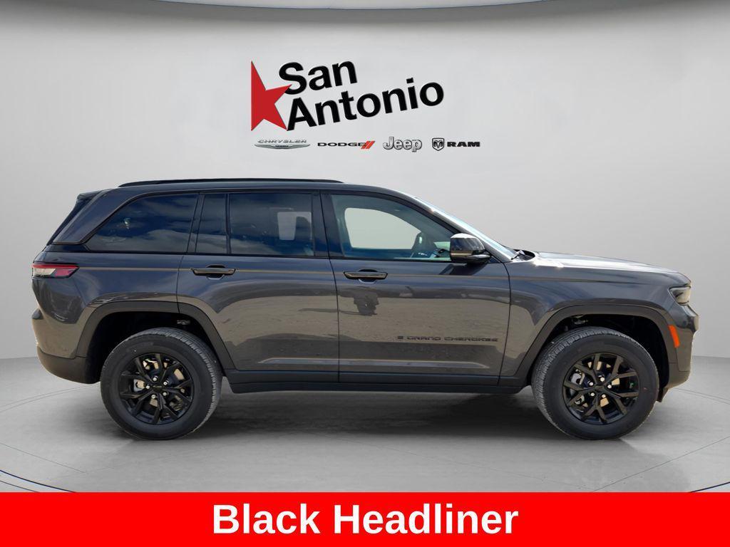 new 2025 Jeep Grand Cherokee car, priced at $39,000