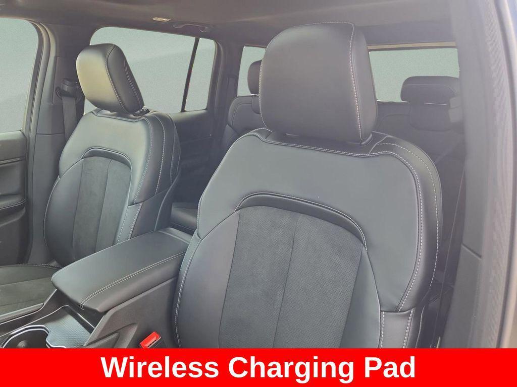 new 2025 Jeep Grand Cherokee car, priced at $39,000