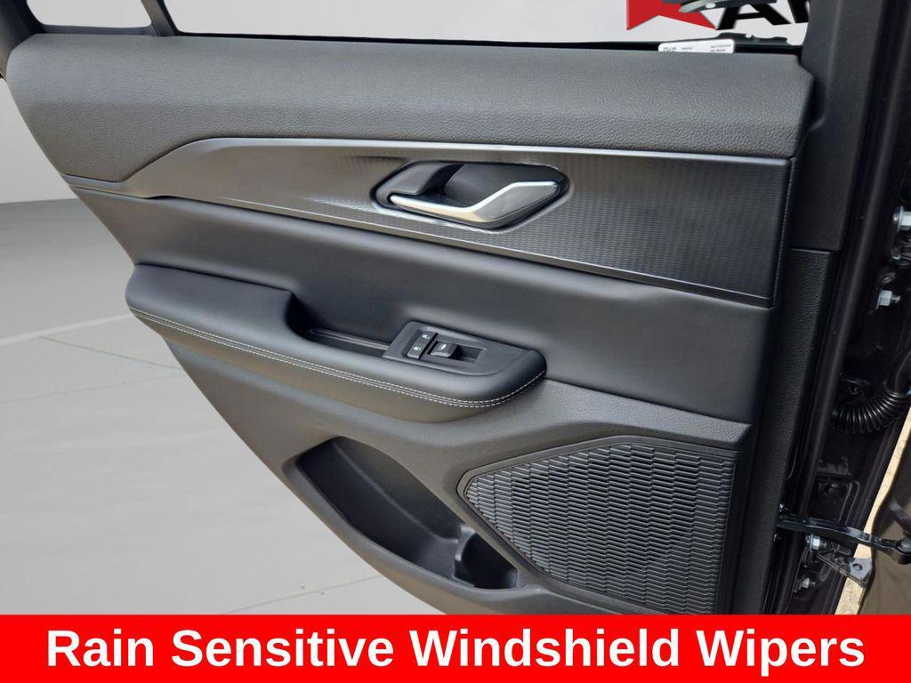 new 2025 Jeep Grand Cherokee car, priced at $39,000