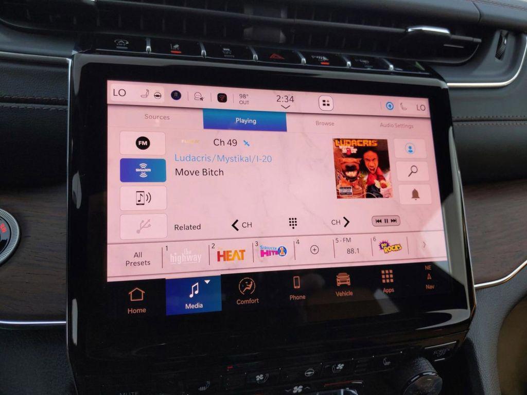 new 2025 Jeep Grand Cherokee car, priced at $48,852