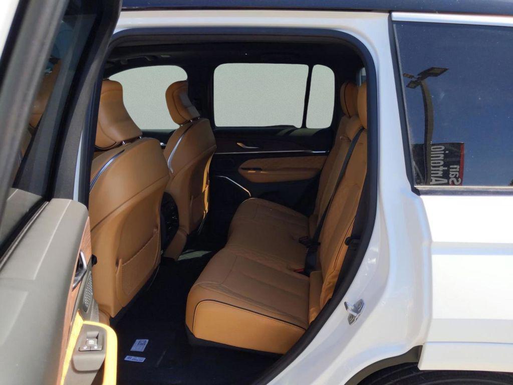 new 2025 Jeep Grand Cherokee car, priced at $48,852