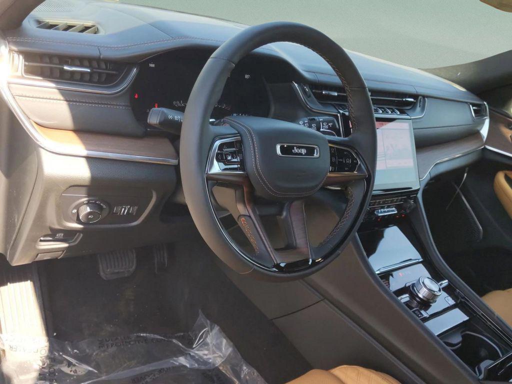 new 2025 Jeep Grand Cherokee L car, priced at $54,070