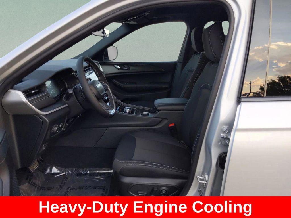 new 2025 Jeep Grand Cherokee L car, priced at $33,924