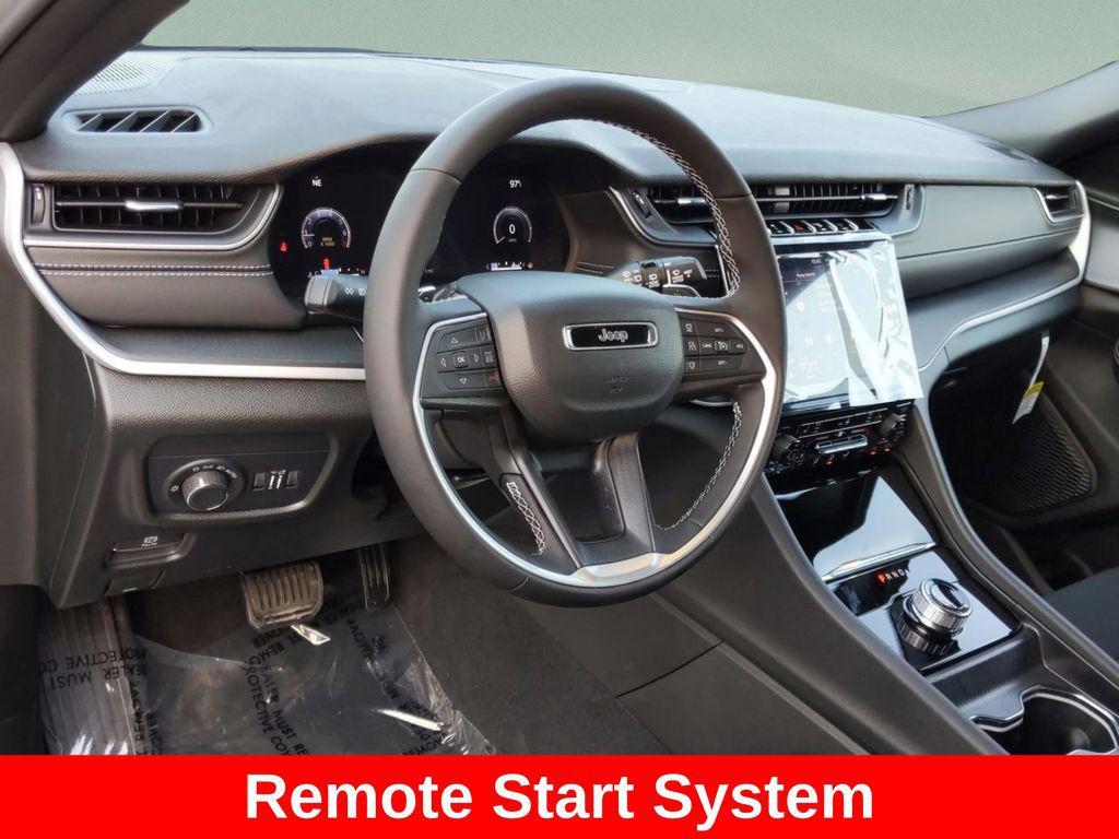 new 2025 Jeep Grand Cherokee L car, priced at $33,924