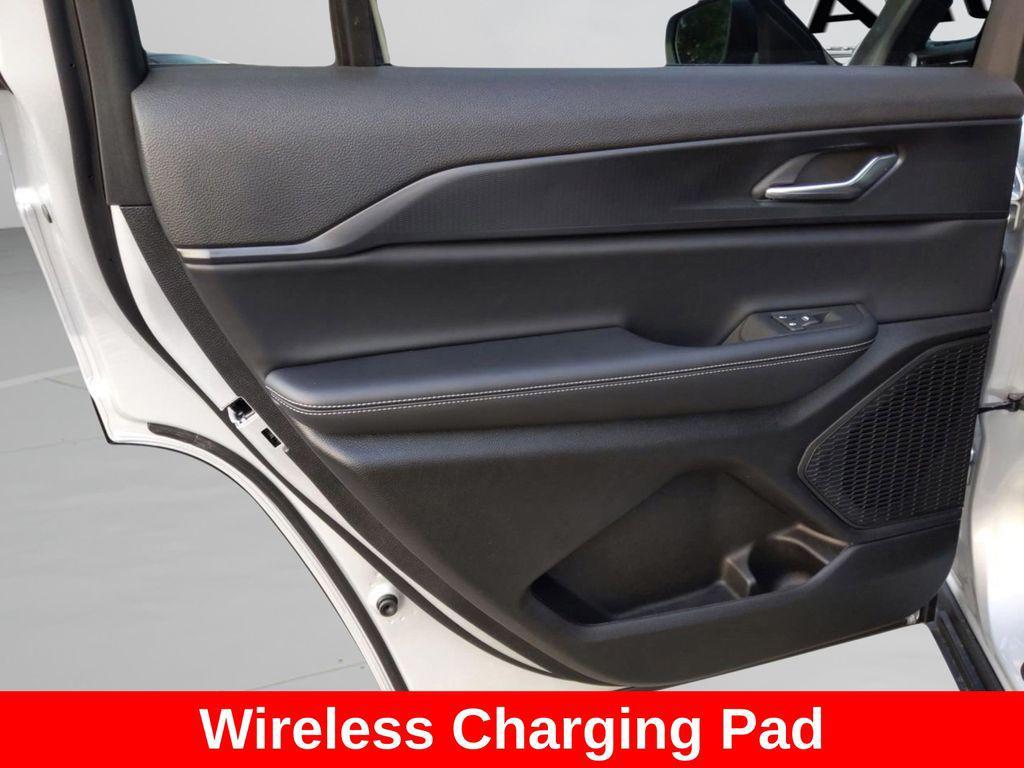 new 2025 Jeep Grand Cherokee L car, priced at $33,924