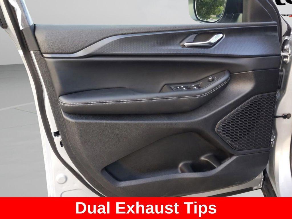 new 2025 Jeep Grand Cherokee L car, priced at $33,924