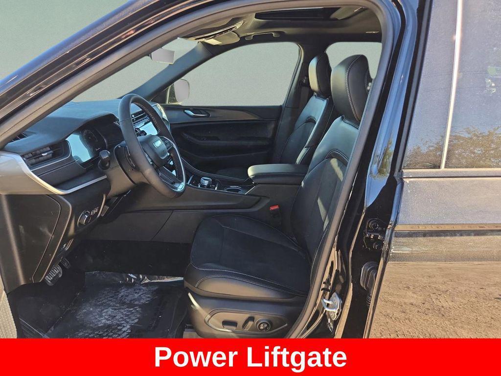 new 2025 Jeep Grand Cherokee L car, priced at $40,024