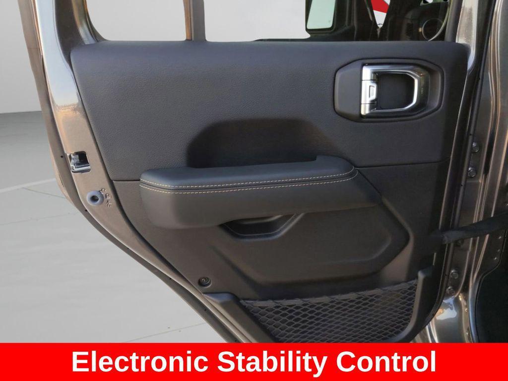 new 2025 Jeep Gladiator car, priced at $41,877