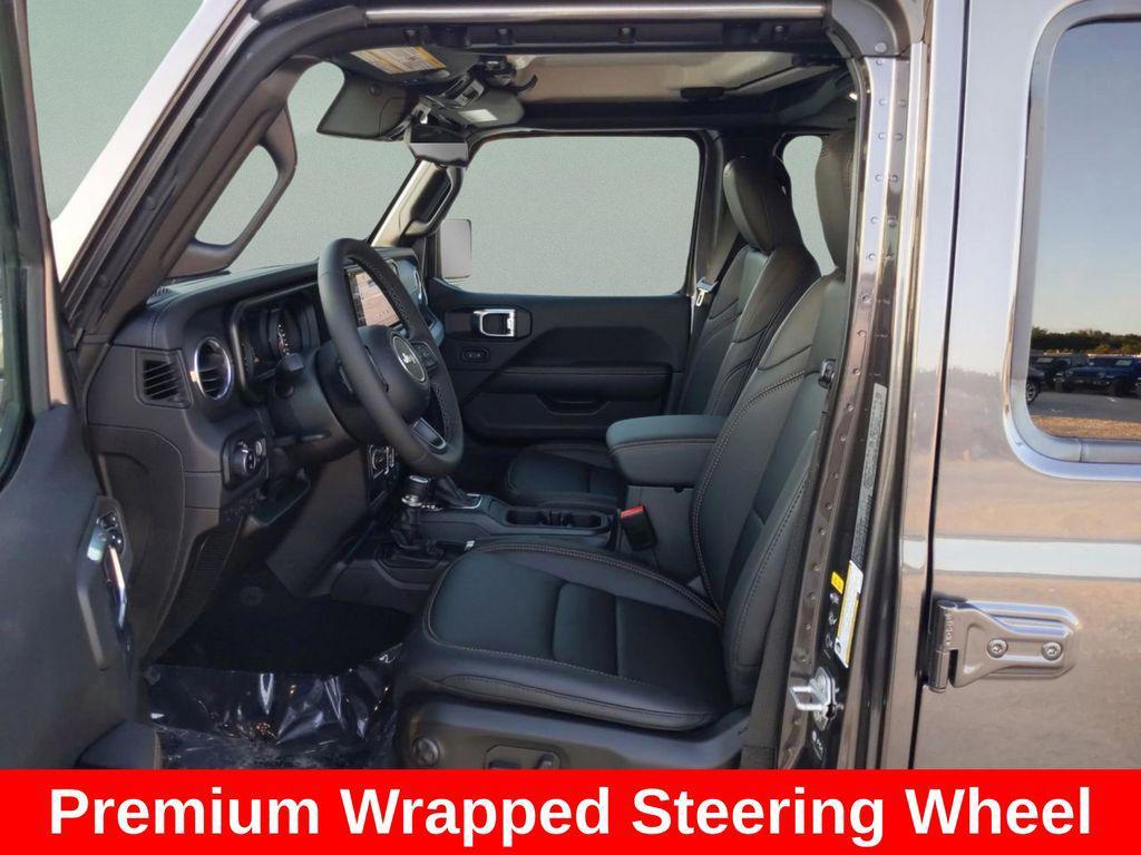 new 2025 Jeep Gladiator car, priced at $41,877