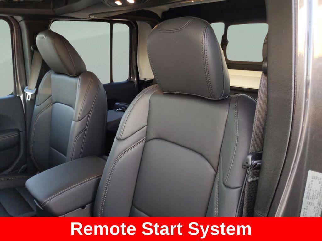 new 2025 Jeep Gladiator car, priced at $41,877