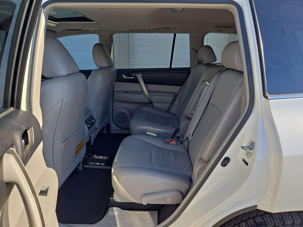 used 2013 Toyota Highlander car, priced at $11,899