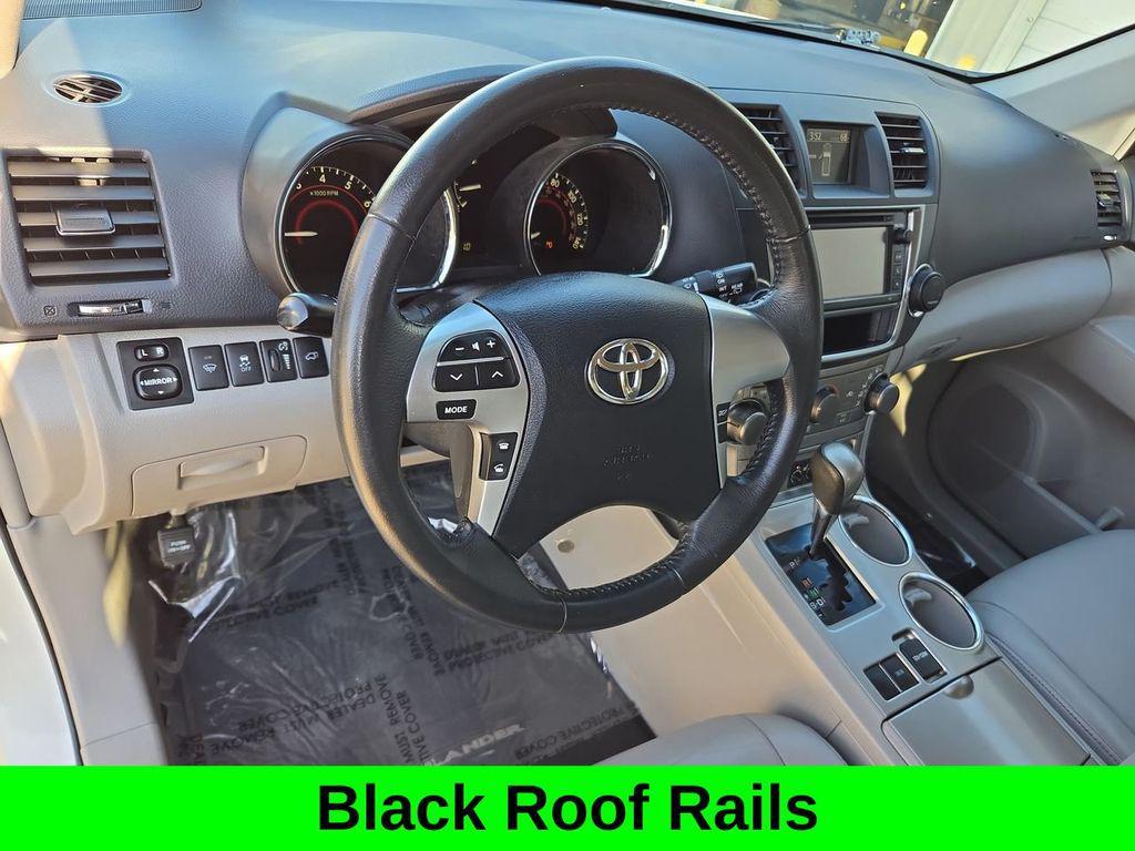 used 2013 Toyota Highlander car, priced at $11,899