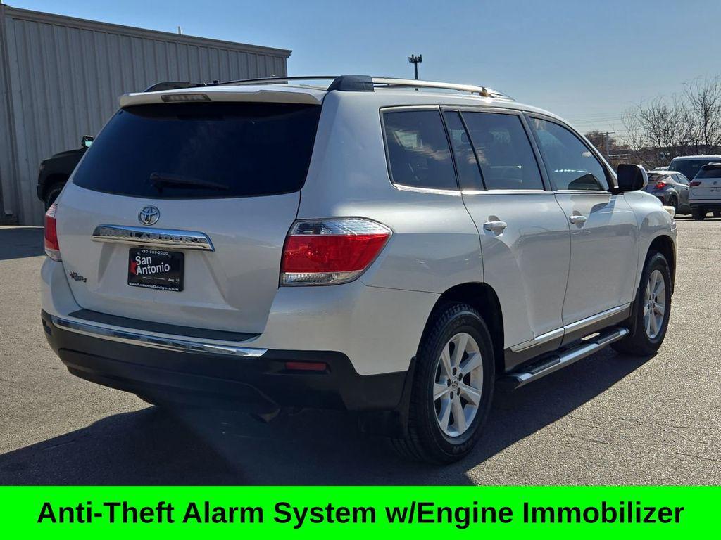 used 2013 Toyota Highlander car, priced at $11,899