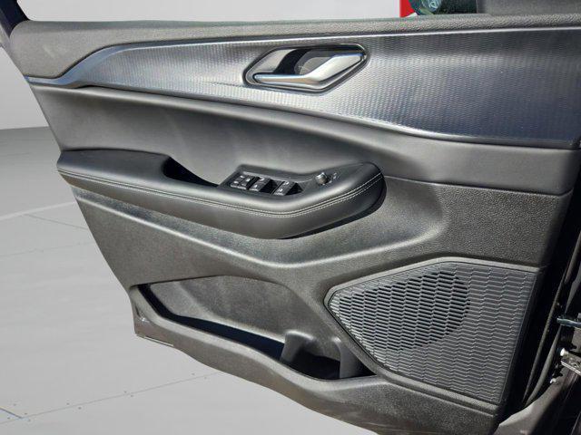 new 2025 Jeep Grand Cherokee car, priced at $41,657