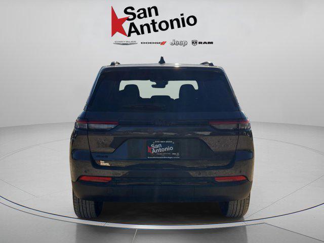 new 2025 Jeep Grand Cherokee car, priced at $41,657