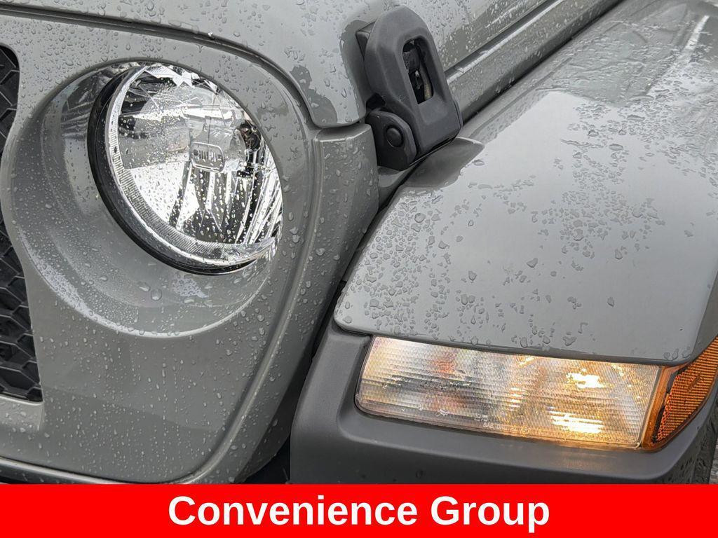 used 2022 Jeep Gladiator car, priced at $28,411