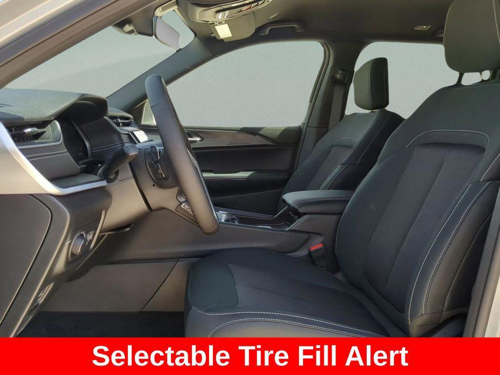 new 2025 Jeep Grand Cherokee car, priced at $33,348