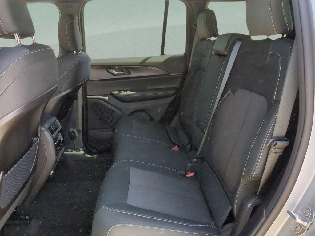 new 2025 Jeep Grand Cherokee car, priced at $33,348