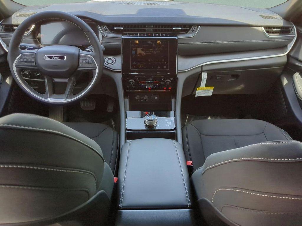 new 2025 Jeep Grand Cherokee car, priced at $33,348