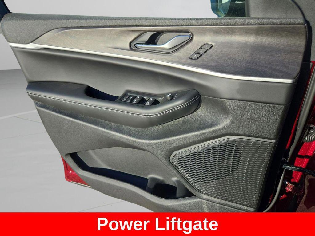 new 2025 Jeep Grand Cherokee L car, priced at $48,868