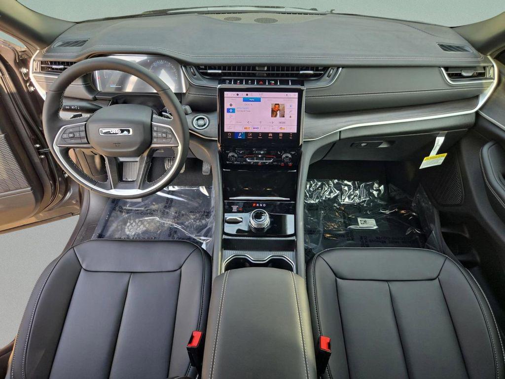 new 2025 Jeep Grand Cherokee car, priced at $45,649