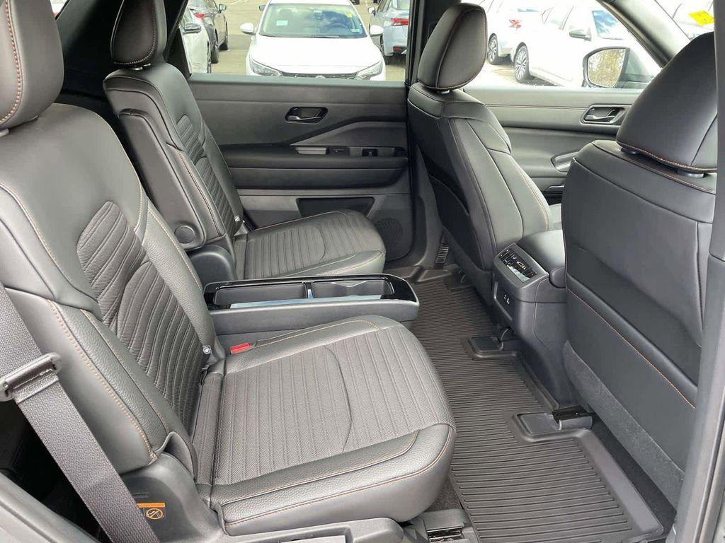 new 2025 Nissan Pathfinder car, priced at $38,735