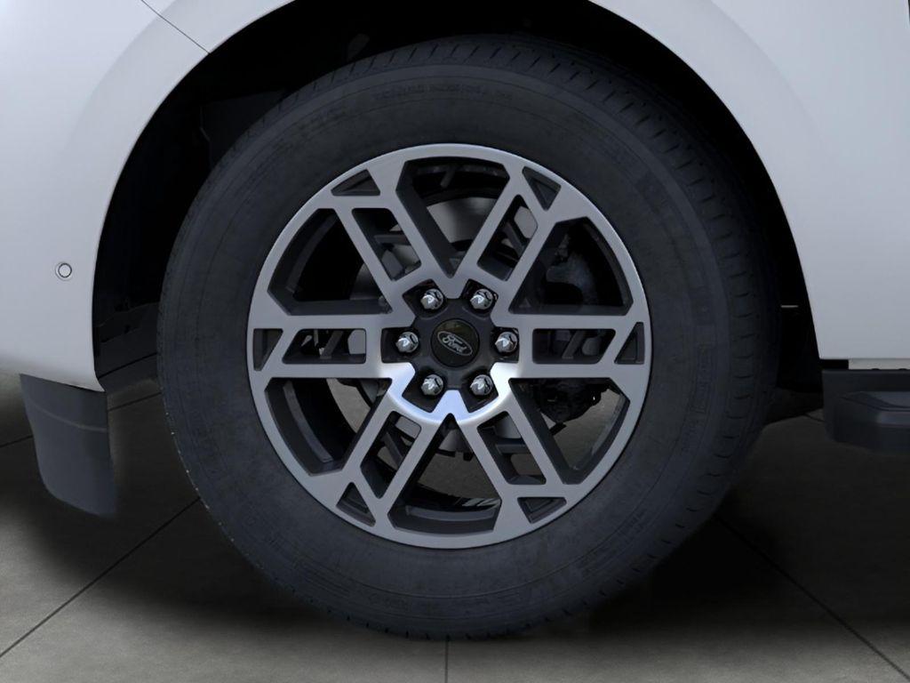 new 2025 Ford Expedition car, priced at $70,316